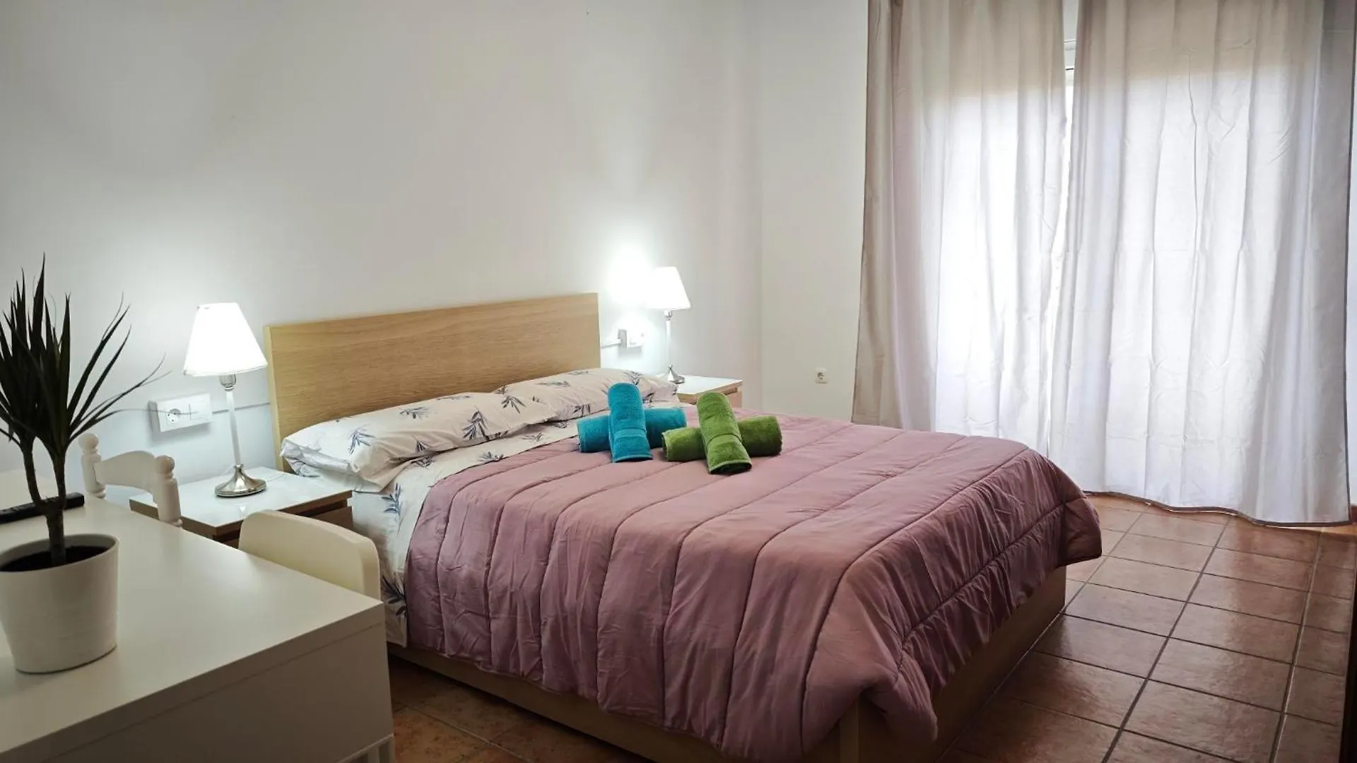 בנאלמדנה Rooms Flor Del Pato 0*,
