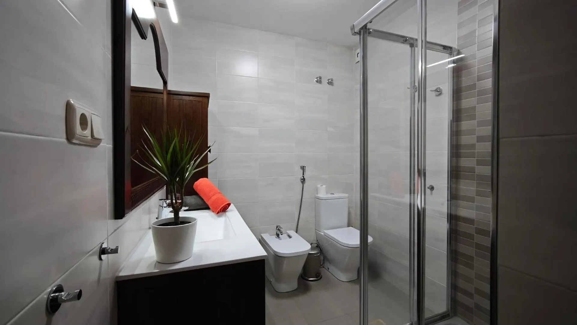 Rooms Flor Del Pato 贝纳尔马德纳 招待所