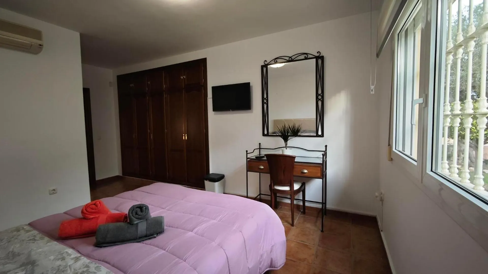 בנאלמדנה Rooms Flor Del Pato בית הארחה