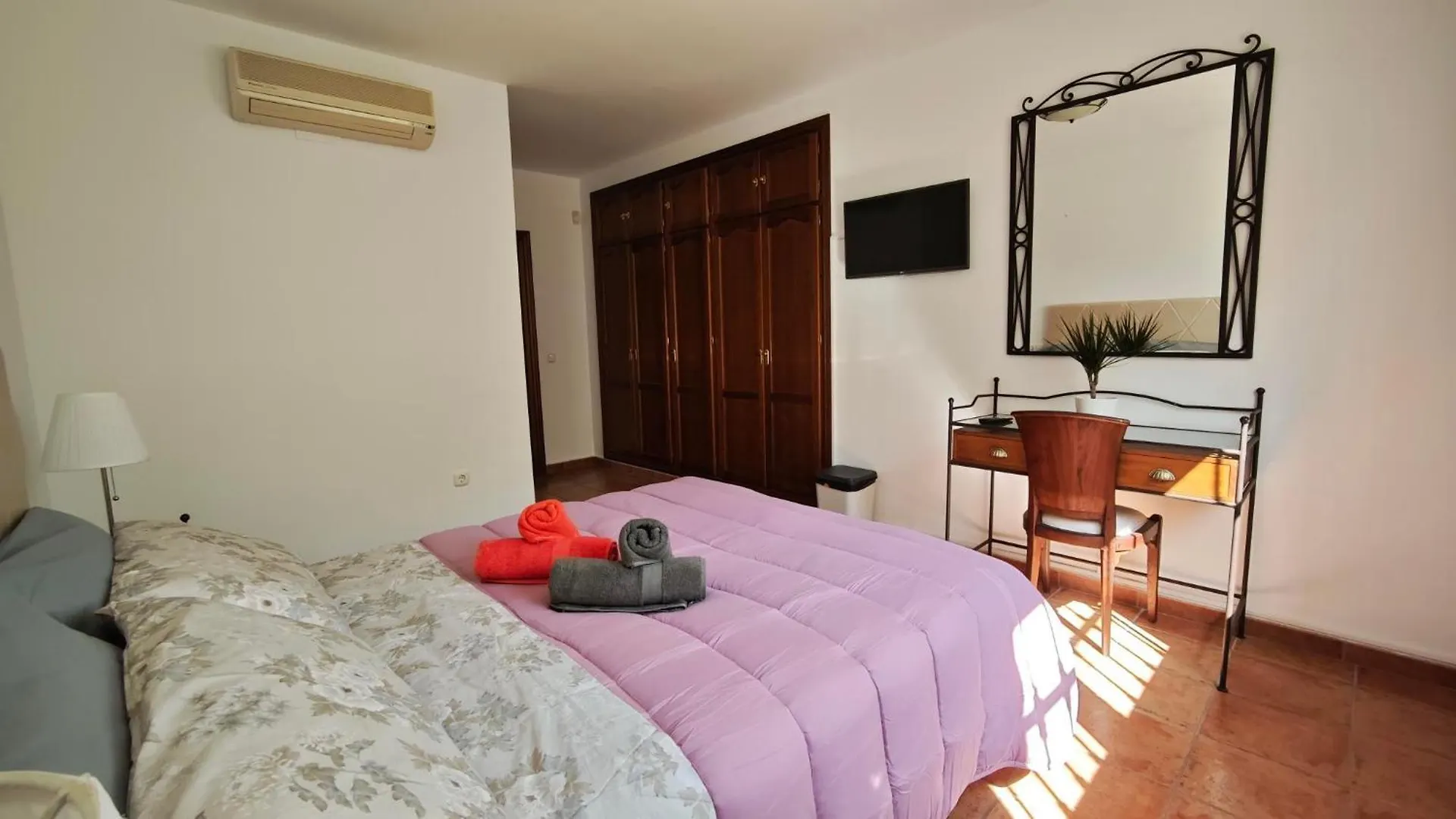 בית הארחה בנאלמדנה Rooms Flor Del Pato